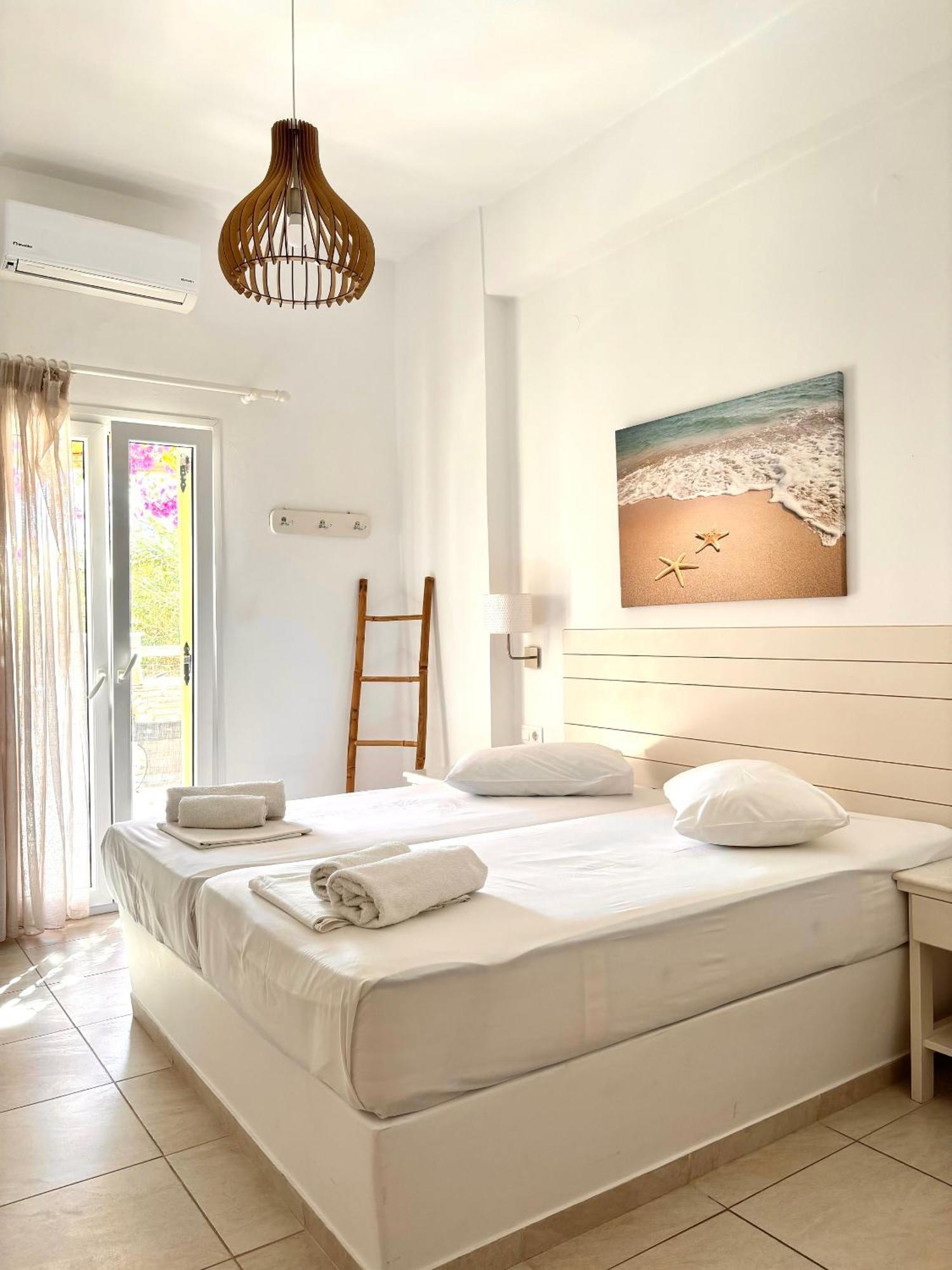Aegeo Inn Antiparos Città Esterno foto